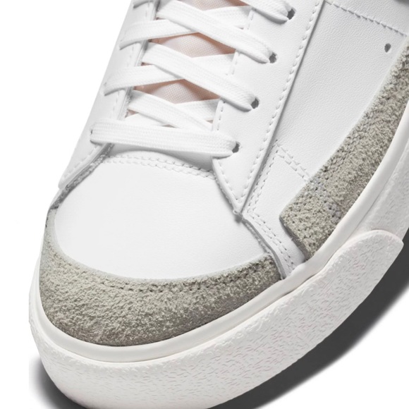 Nike Women's Blazer Low Platform Shoes - Picture 5 of 11